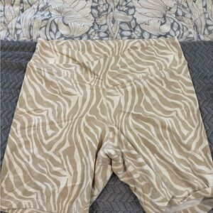 Old Navy Beige and White Zebra Pattern Shorts